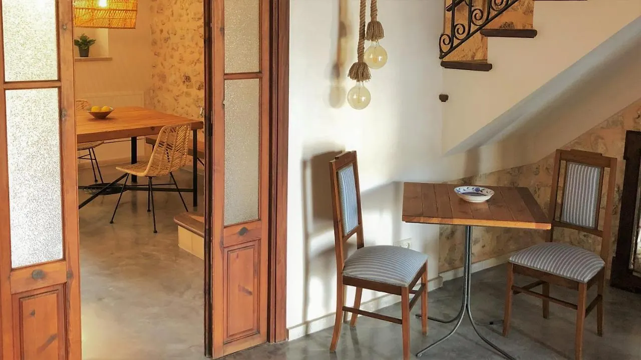 فندق مبيت وإفطار يوبي Vista De La Vila - Turismo De Interior.